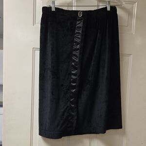 Black Knee-Length Towel Wrap
